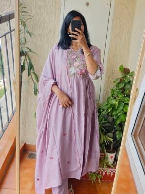 Lilac Mul chanderi kurta set.