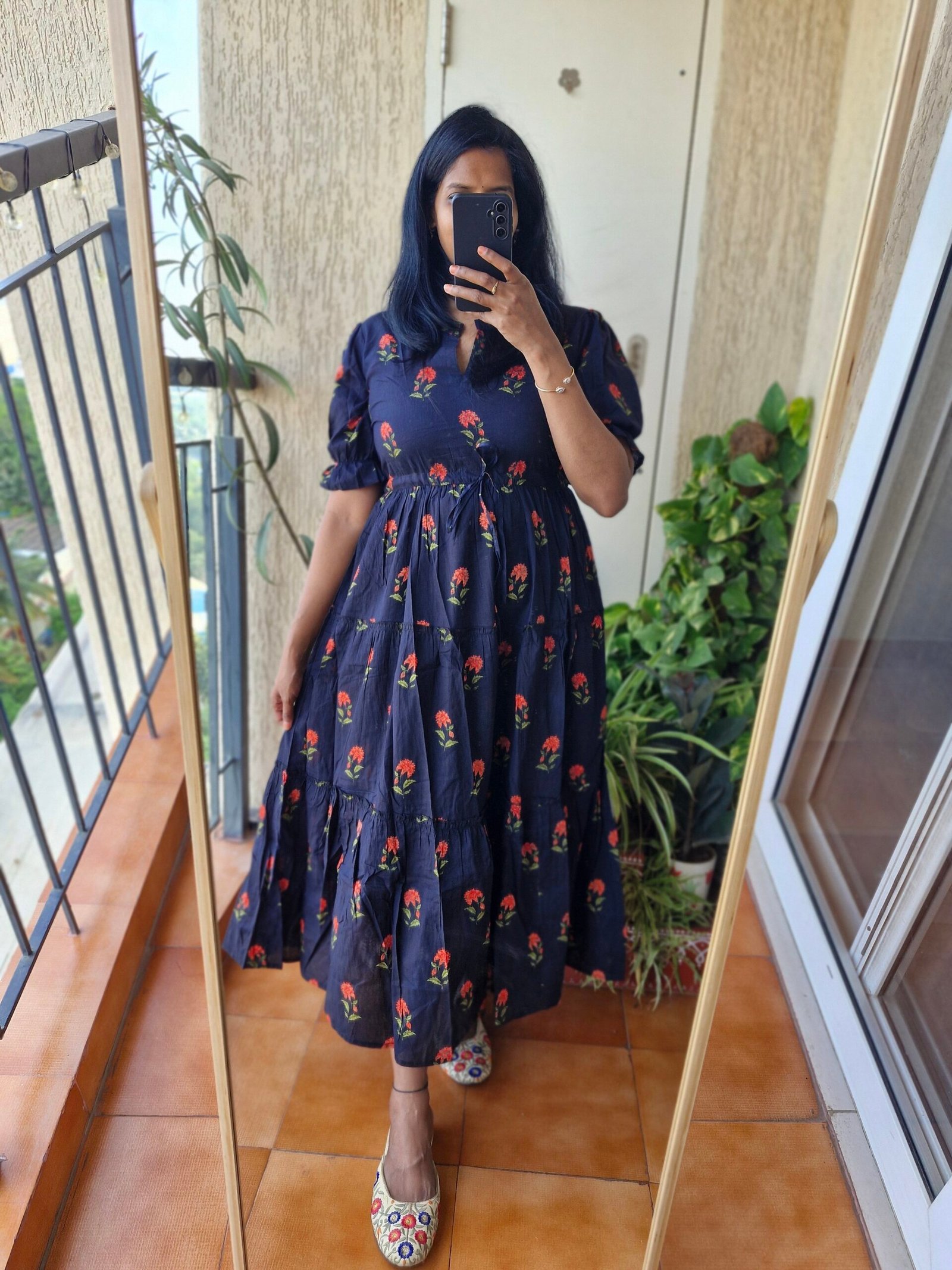 Black flower cotton three tier dress. - Image 5