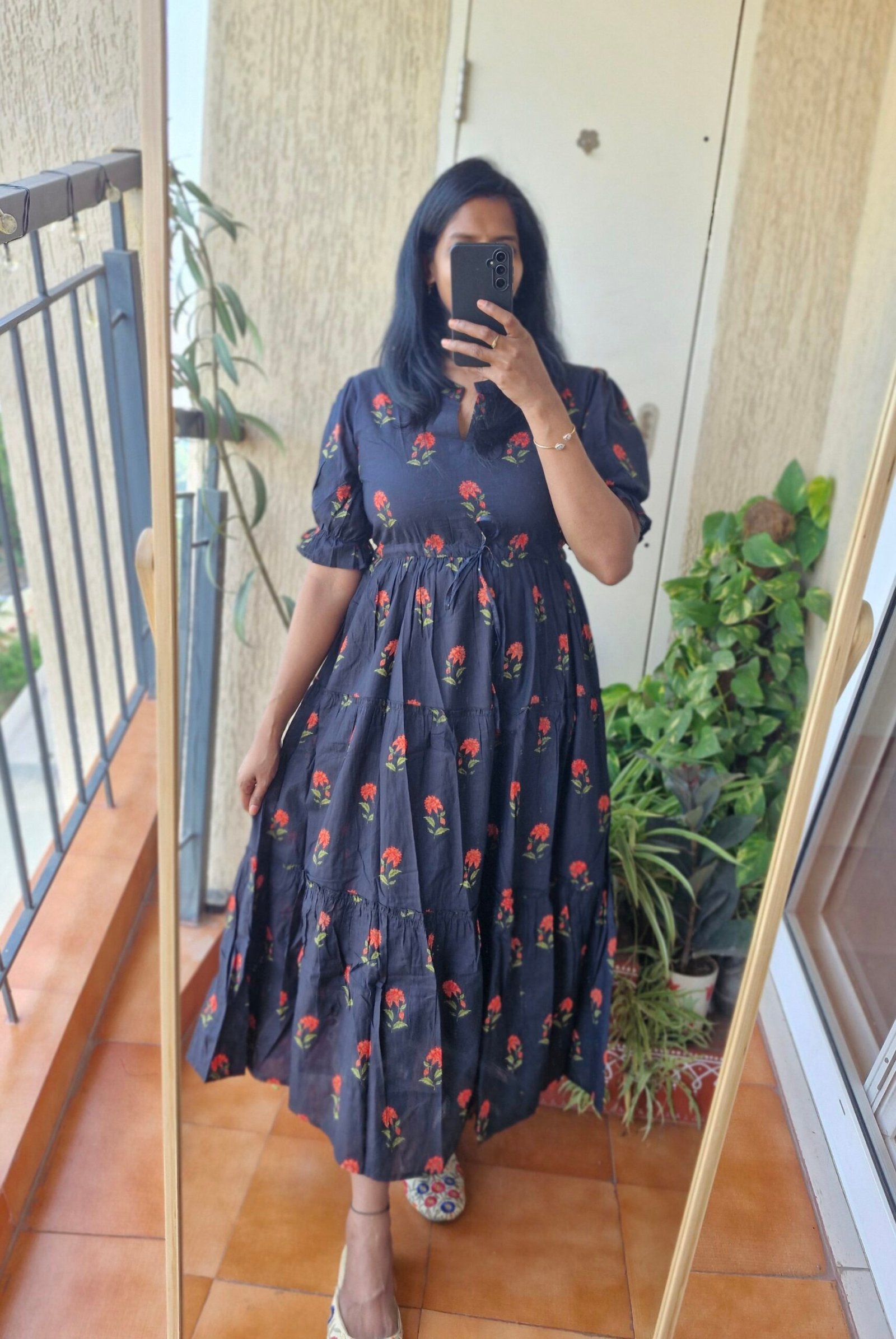 Black flower cotton three tier dress. - Image 3