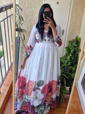 Rose chiffon Anarkali kurta set.