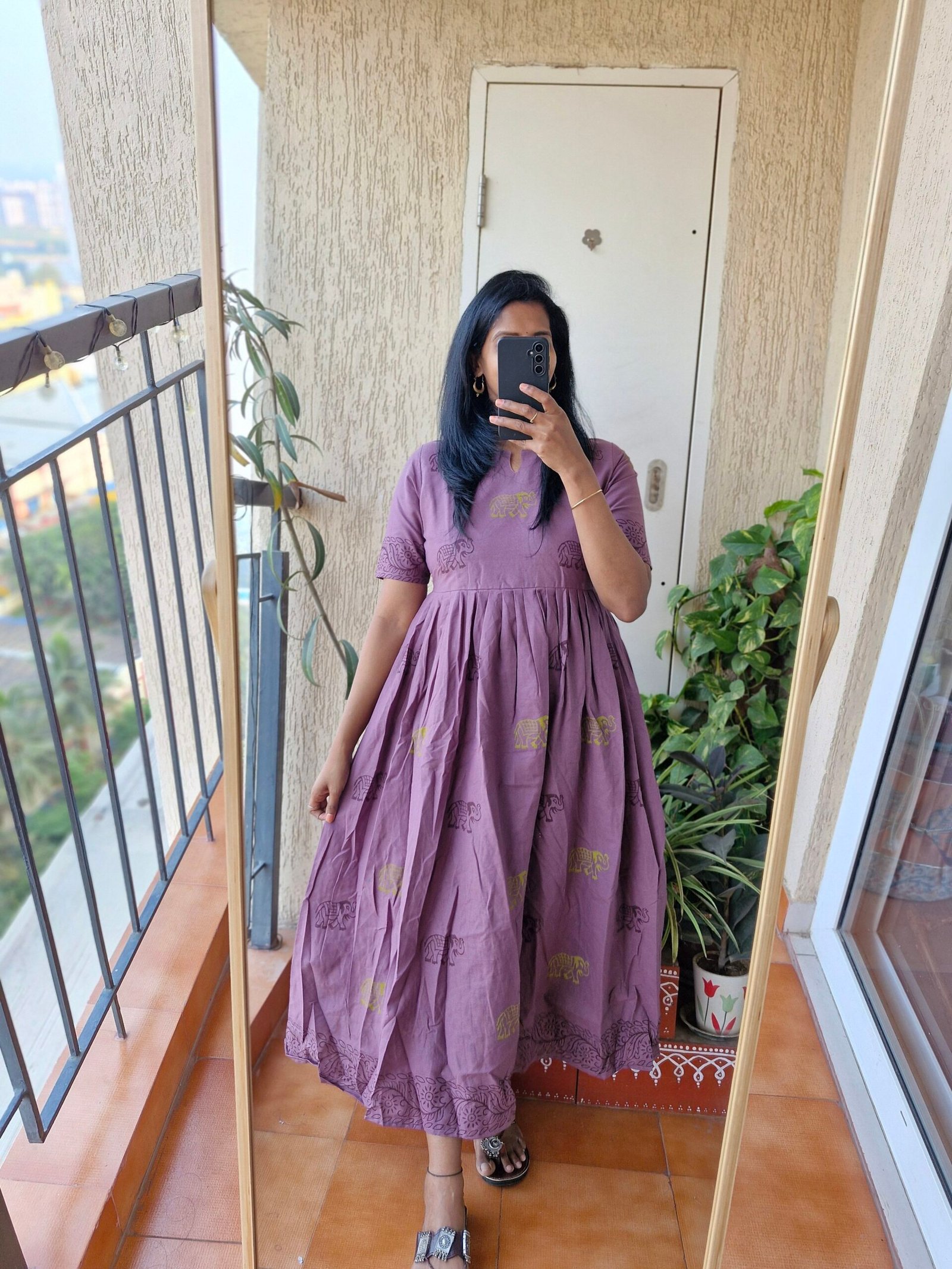Mauve khaadi cotton elphant dress. - Image 3