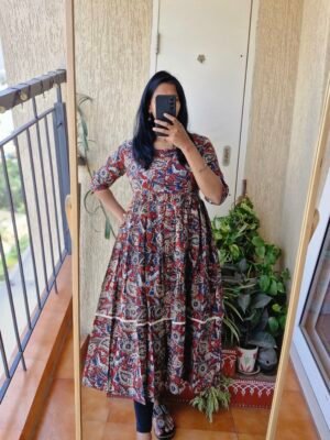 Maroon Kalamkaarinkurti dress.