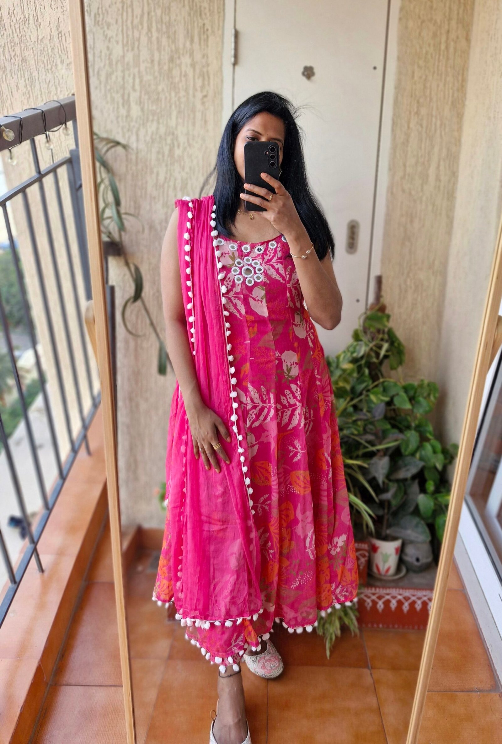 Pink floral chiffon kurta set. - Image 2