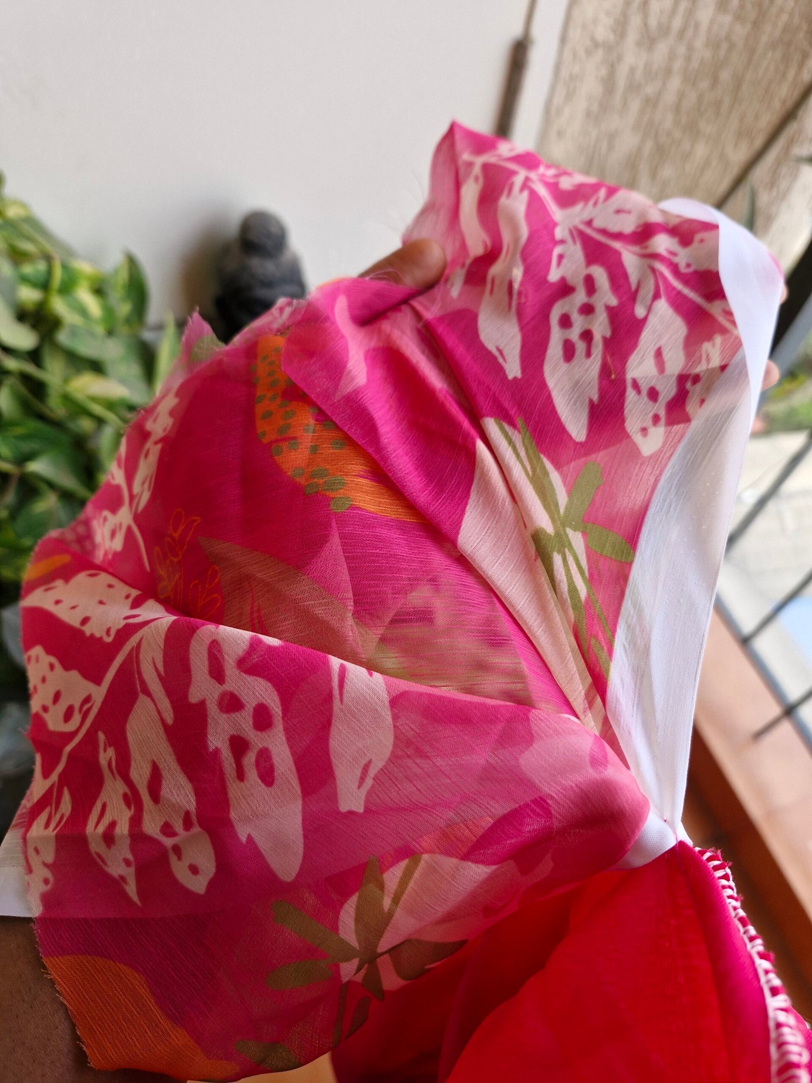 Pink floral chiffon kurta set. - Image 10