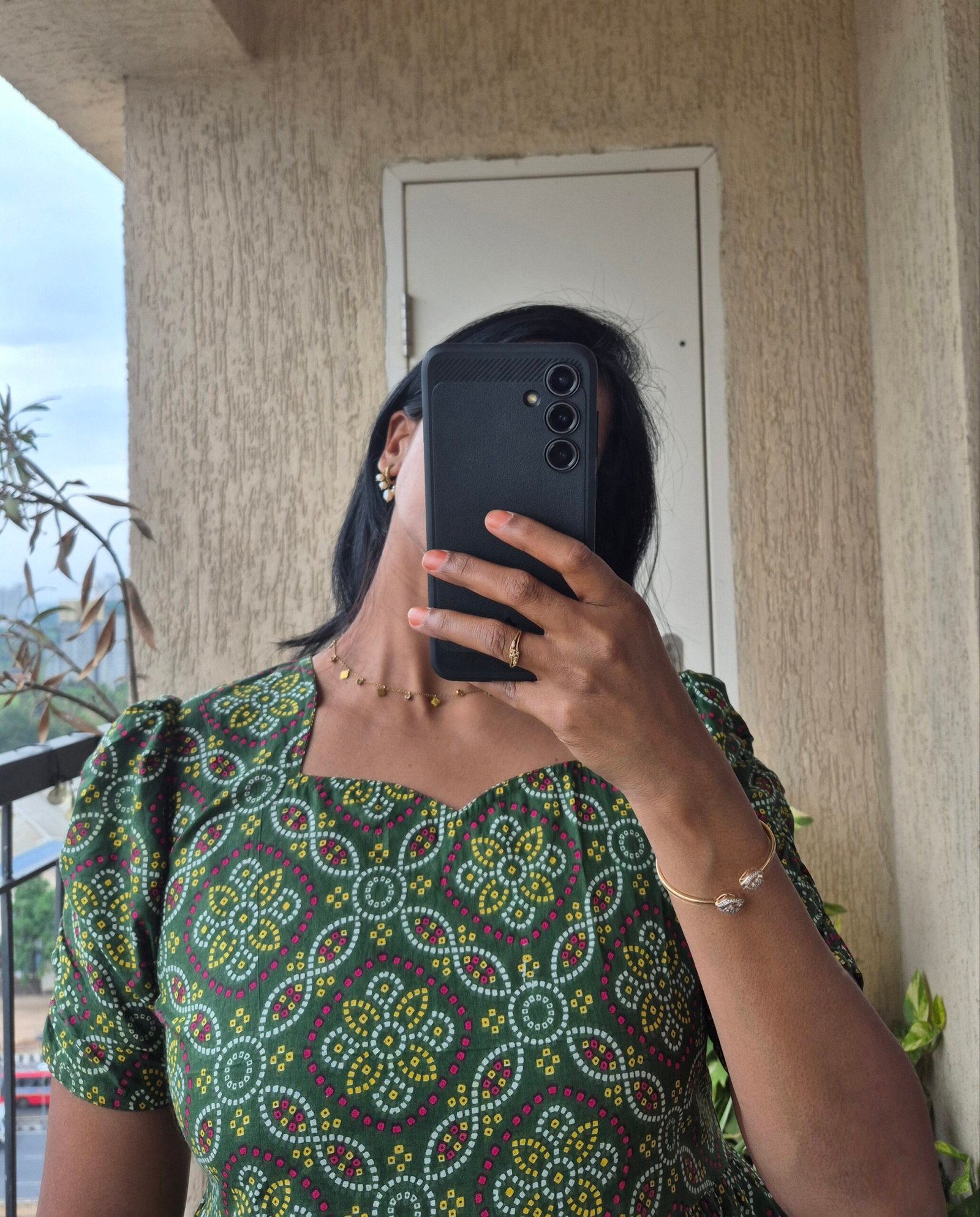 Green Bandhini cotton dress. - Image 7