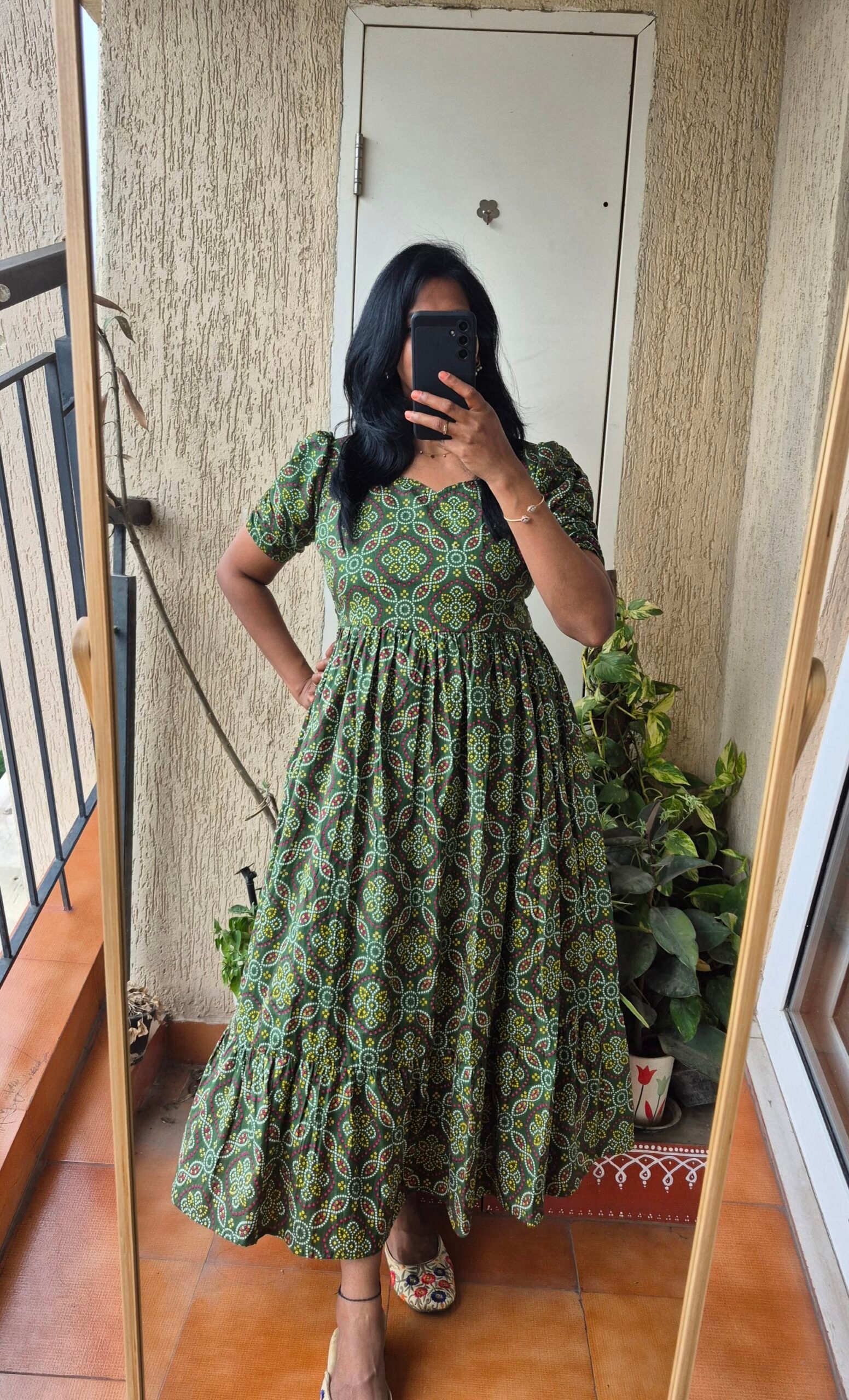 Green Bandhini cotton dress. - Image 3