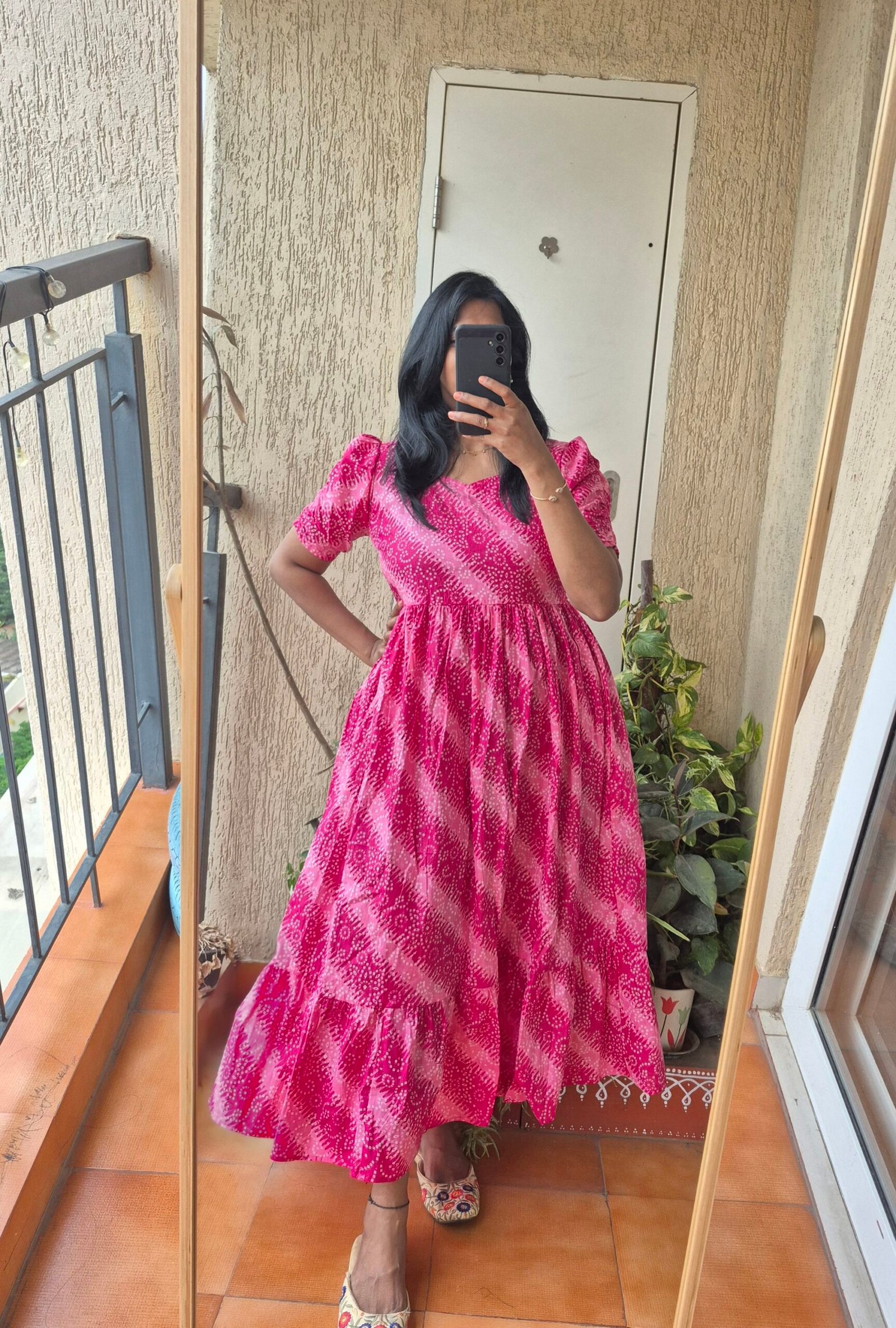 Pink dual shade Bandhini cotton dress. - Image 5