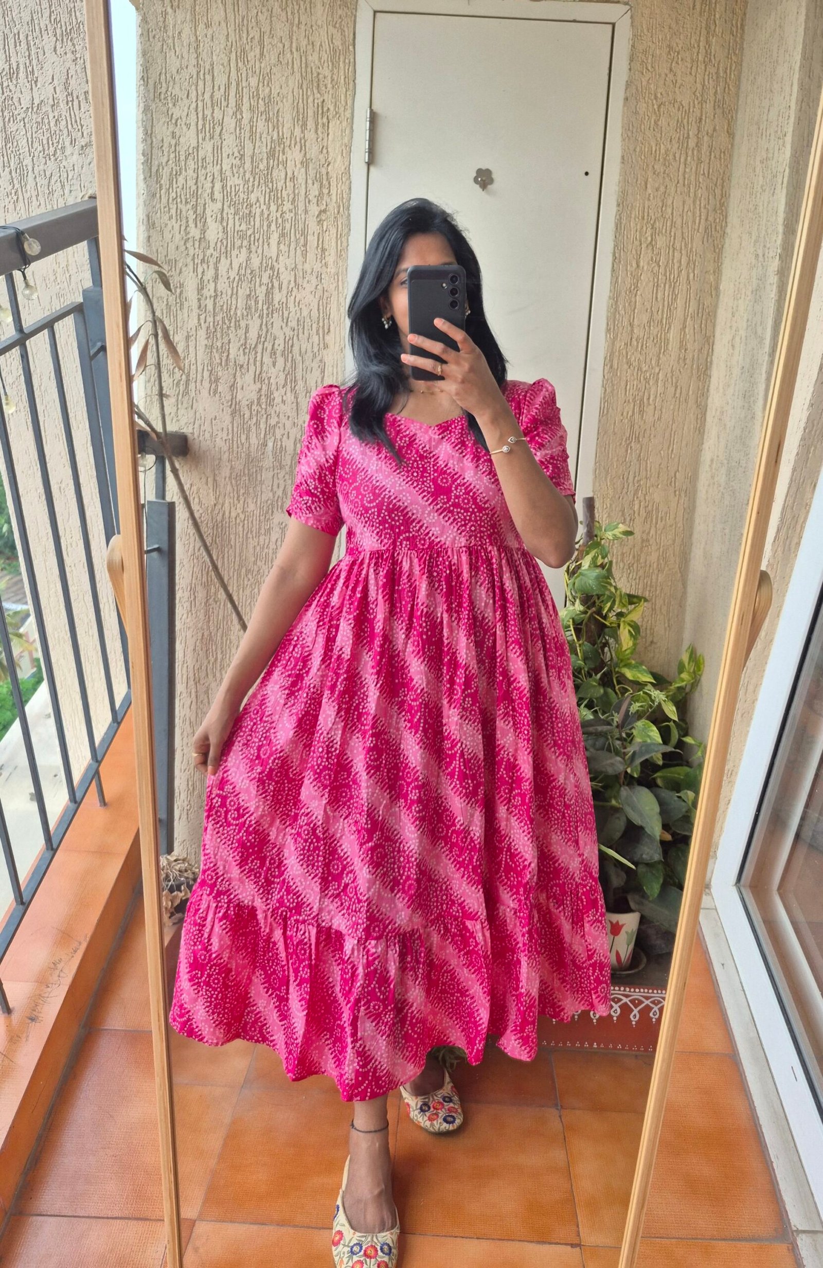 Pink dual shade Bandhini cotton dress. - Image 4