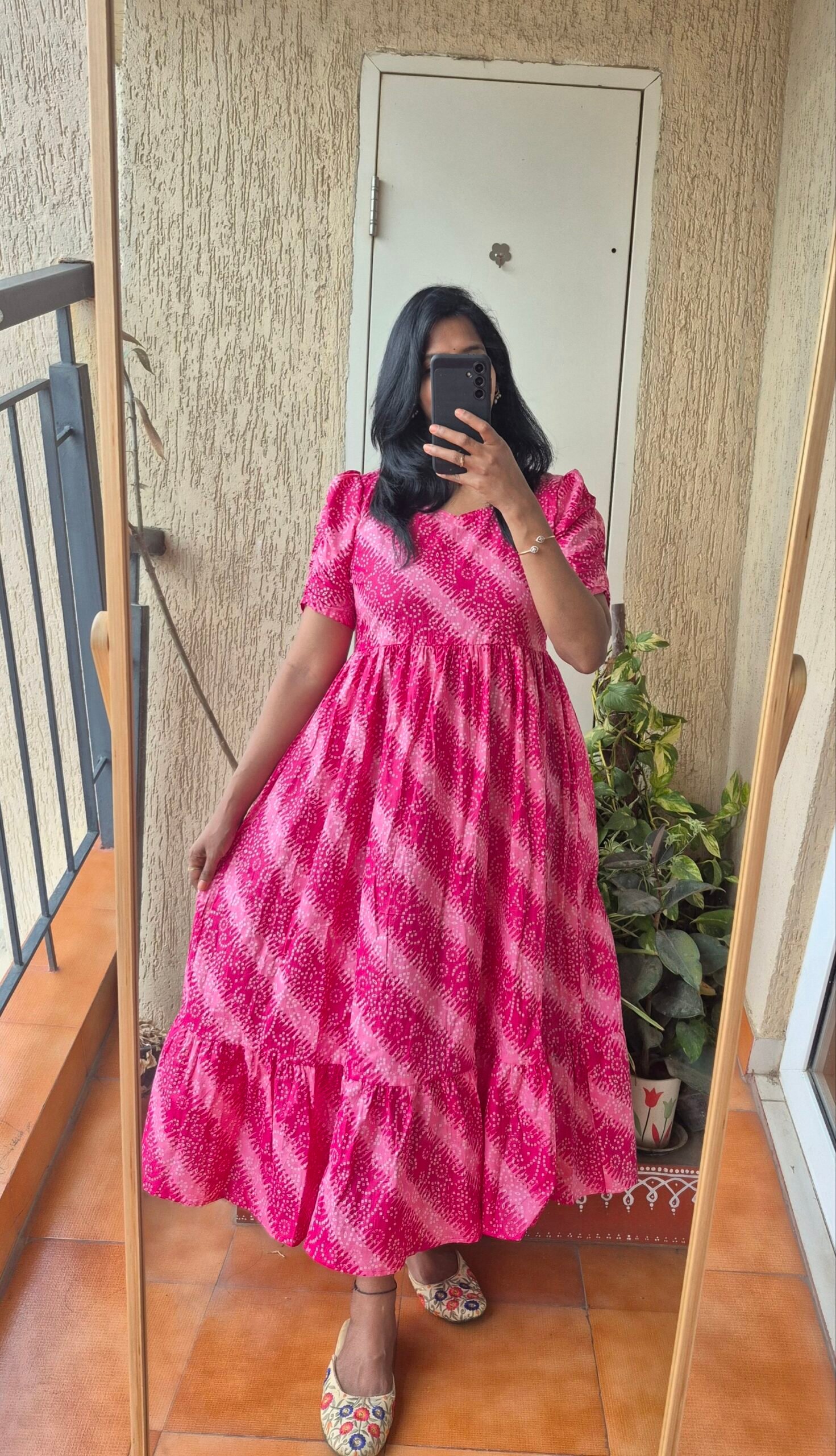 Pink dual shade Bandhini cotton dress. - Image 2