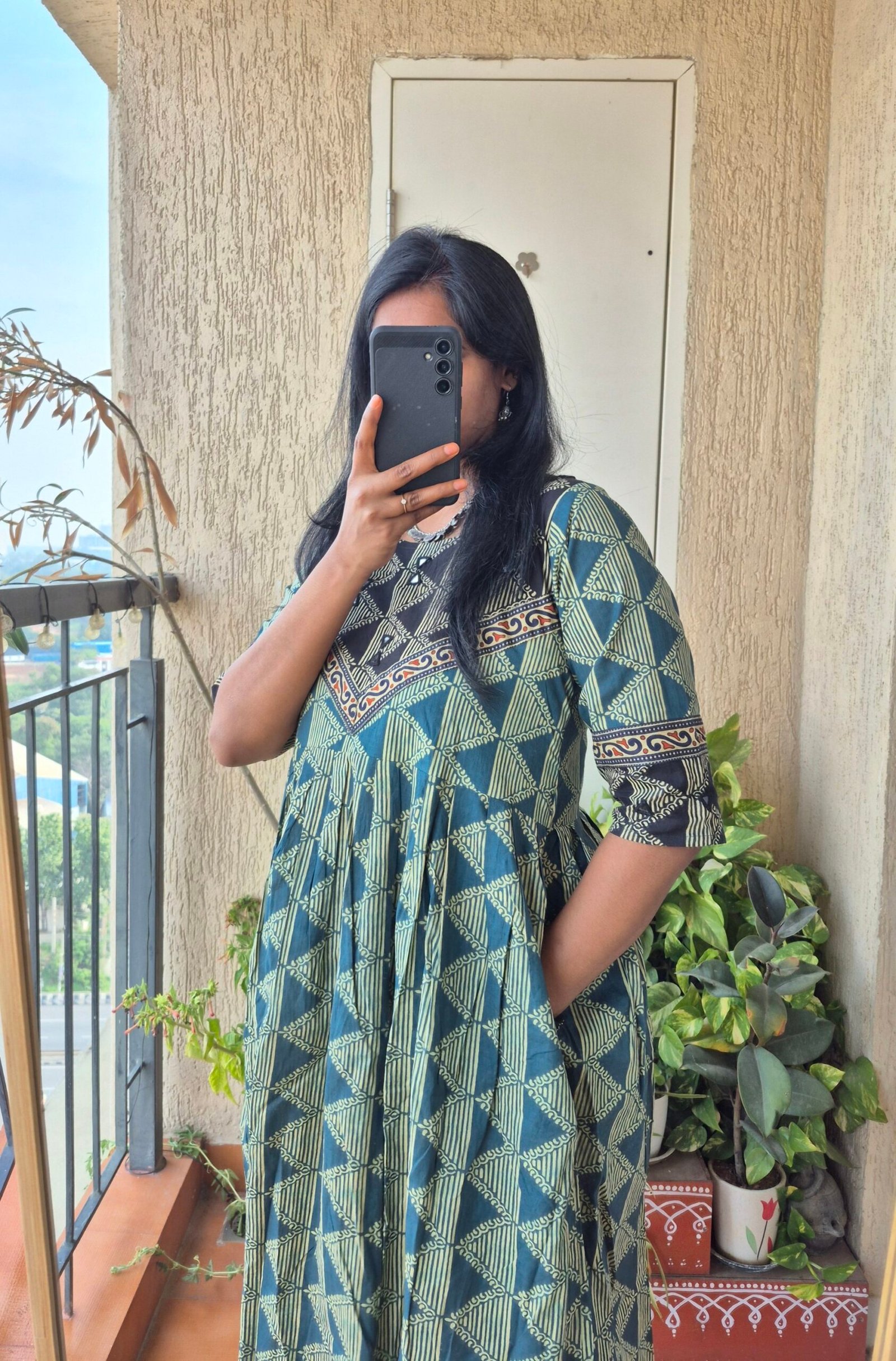 Green abstract print cotton mirror work dress. - Image 5